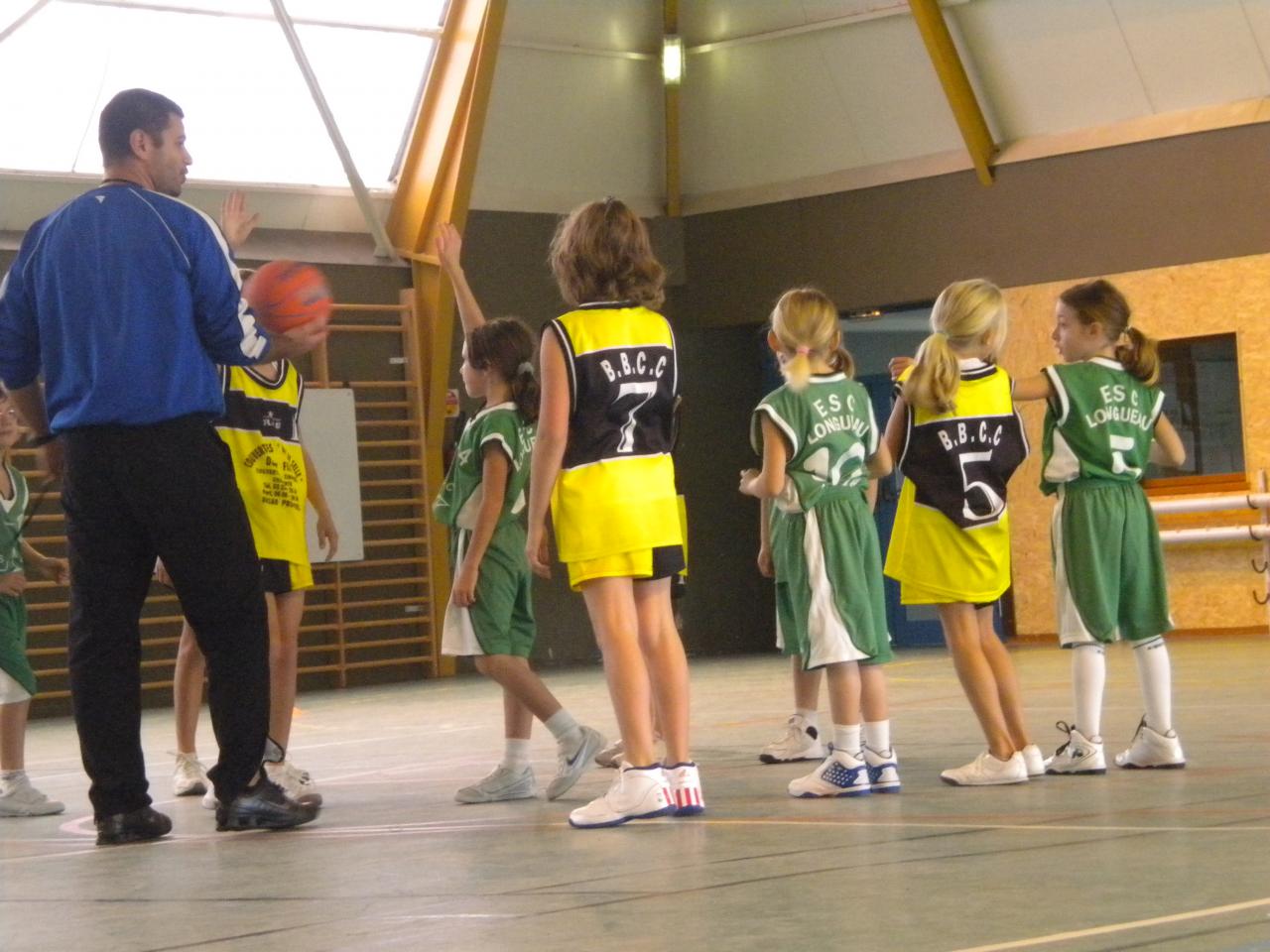 Match entre les Poussines du B.B.C.C. et celles du club de Longueau.