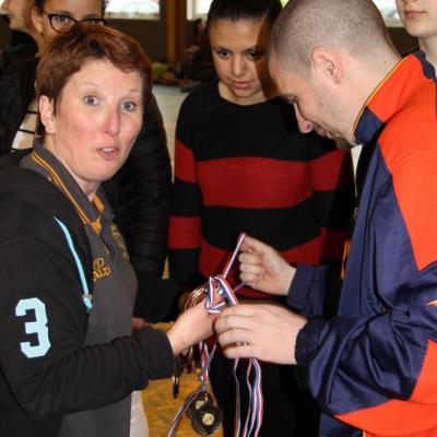 Remise de sa médaille au coach et Président de la MABB.