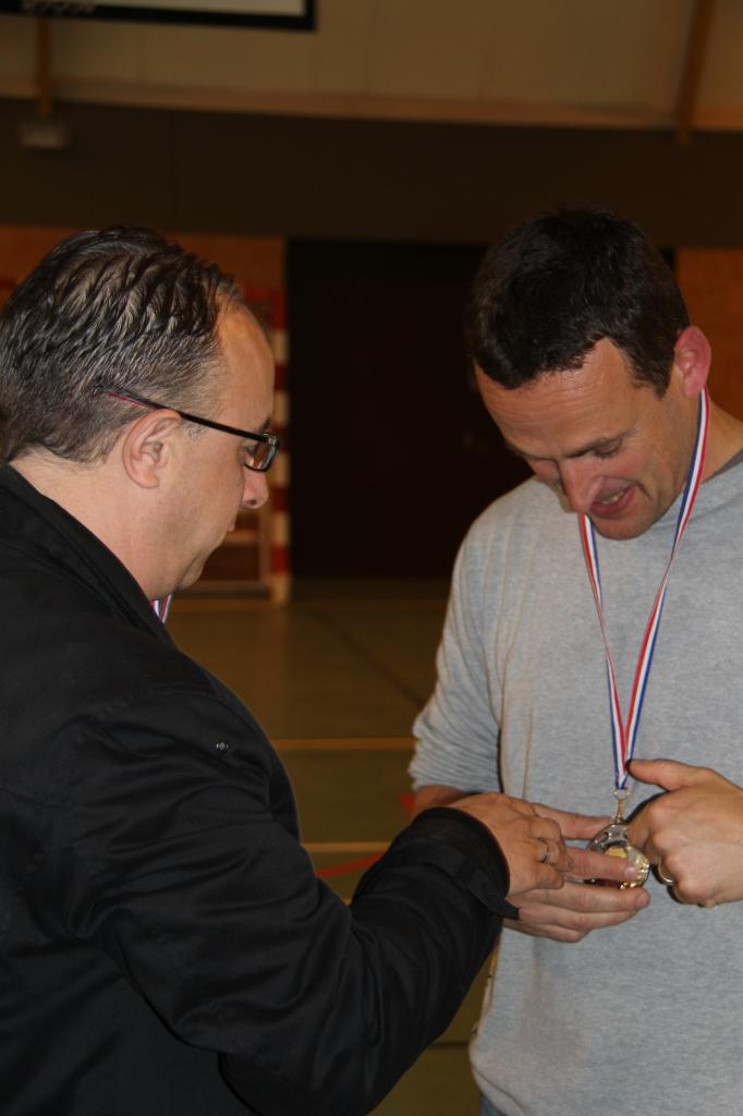 Remise de sa médaille au coach du BBVB.