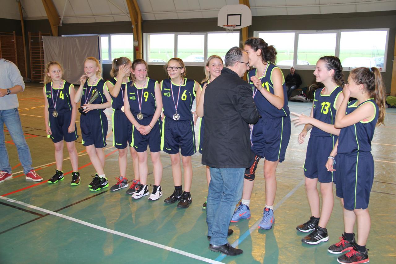 Remise des médailles aux joueuses du BBVB.