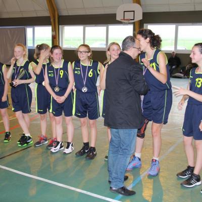 Remise des médailles aux joueuses du BBVB.