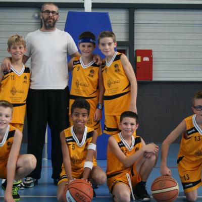 Première photo. d'équipe des U13 du Basket Ball Club du Contynois.